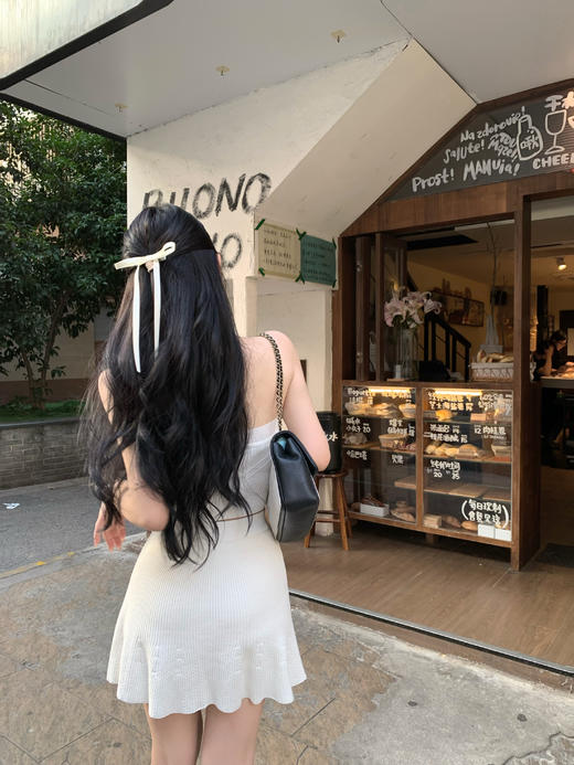 Read Nameless /巴尔曼白色挂脖套装 2025/7/28 商品图12