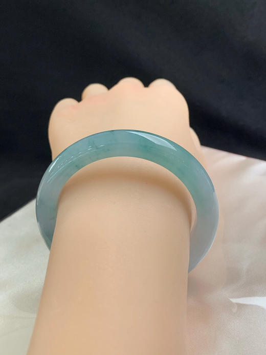 620617，51.8圈口，冰飘花正圈平安镯，小圈口窄条形，种水好，冰胶有光感 商品图5