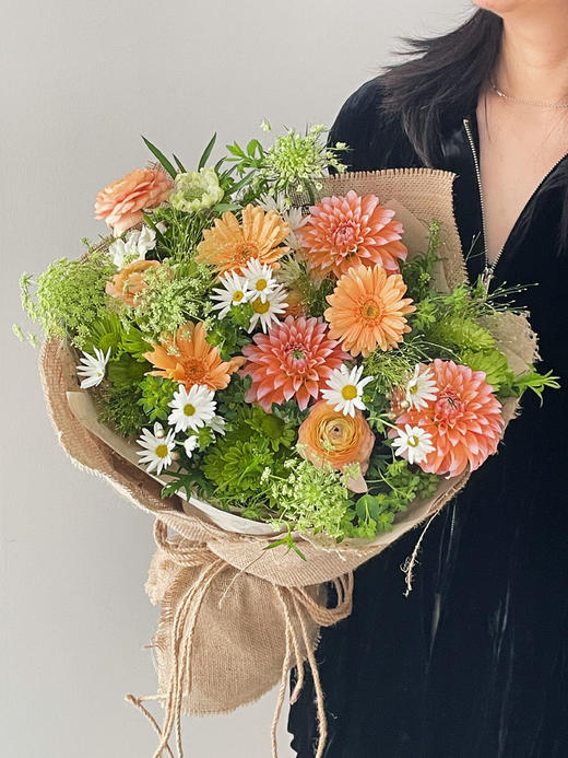 AROMELAI 花艺 鲜花花束 私人定制艺术礼品 商品图0