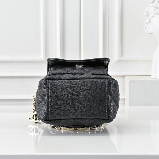 香奶奶   24p  早春度假系列   银扣链条    背包双肩包  女款  黑色（HH） 商品图3