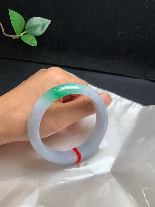 620626，57飘绿手镯，版型好、一截色特别出挑 ，局部略有些棉 商品图5