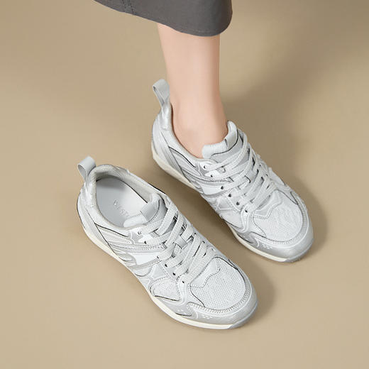 西遇蕾丝德训鞋女新款秋季芭蕾网面休闲鞋平底轻便银色运动鞋V1656960 商品图2