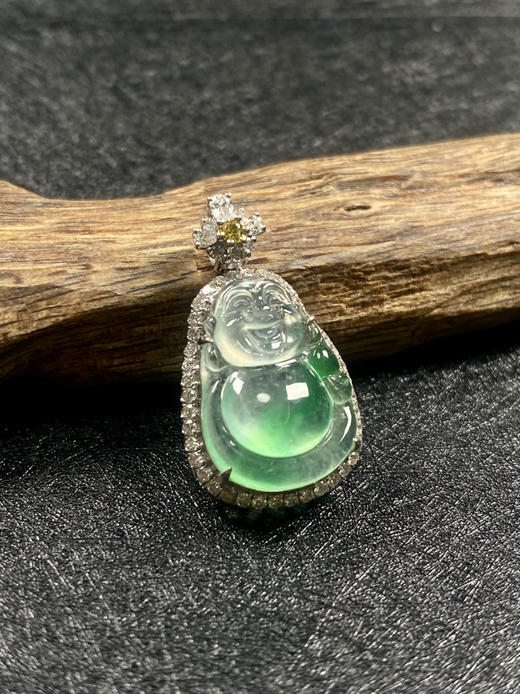 【FC0070】18K金镶嵌翡翠玻璃种阳绿财神吊坠 冰润通透  刚性十足 飘花灵动 商品图0