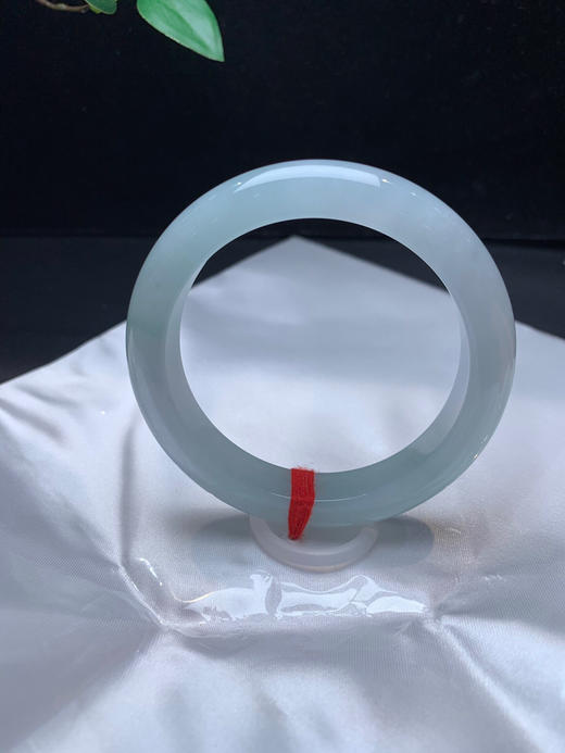 620623，56.8冰晴手镯，整条带淡淡的底色、清新干净、很秀气 商品图1