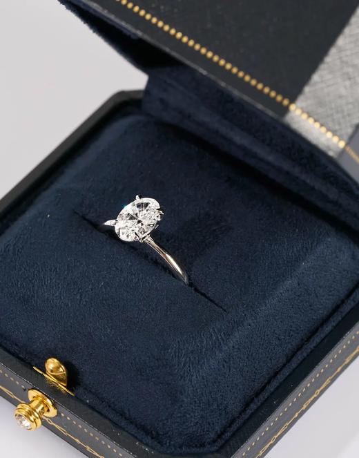 伽罗JALO R1款 VVS级 D色18K金椭圆形培育钻石戒指 商品图3