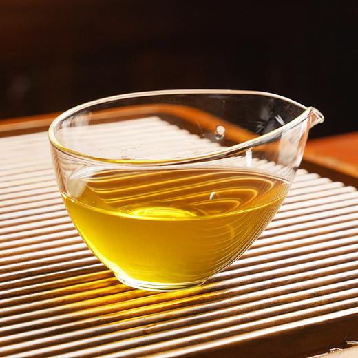 2025年头春【曼松单株】【月底高货放漏冲刺】曼松王子山古树单株“茶界象牙塔的顶端”每一片叶子都来自24号茶农：李学平，357克/饼 茶友必囤！！ 商品图3