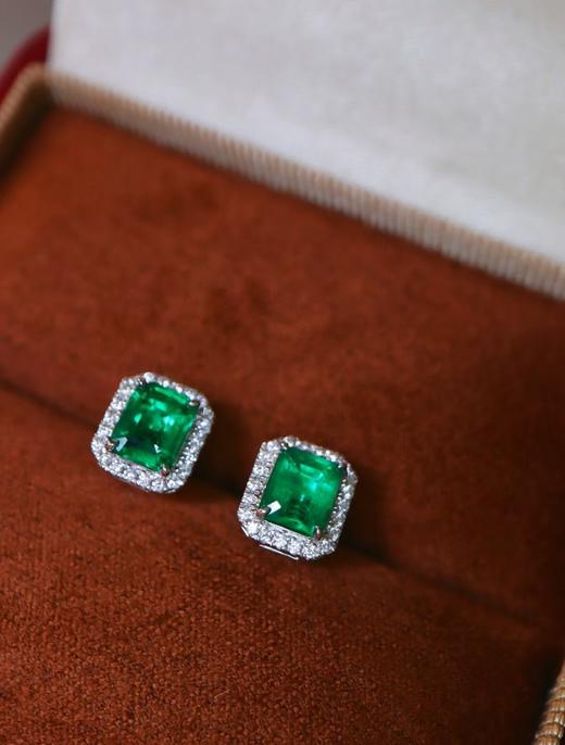 1.10ct刻面祖母绿耳钉 商品图2