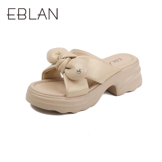 2楼伊伴2025年夏季珠光小奶芙珠光羊皮鞋面凉鞋B25320501 商品图0