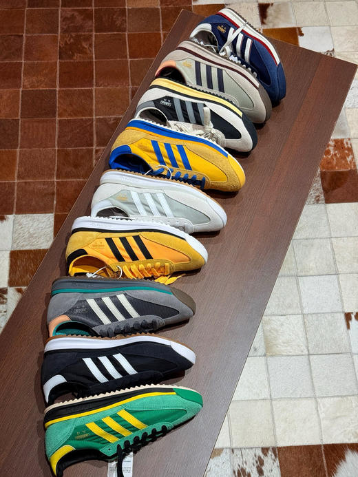 躁动起来❗️重磅福利‼️‼️独家原装阿迪𝐬𝐥-𝟕𝟐复古德训跑鞋👟 11配色！情侣款正码 商品图5