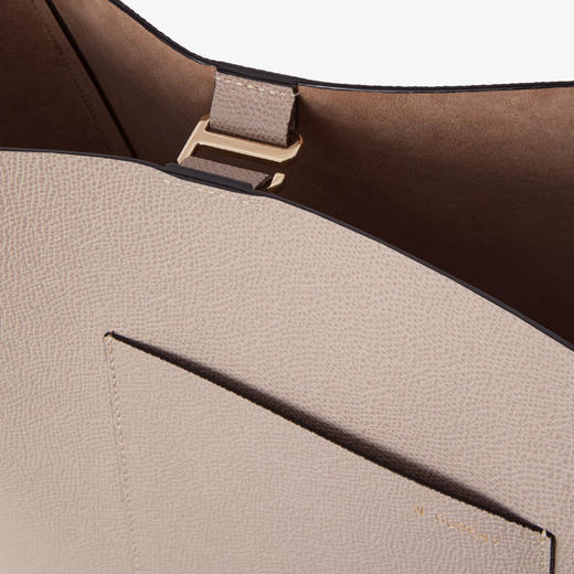 SOFT BUCKET 中号手袋 商品图3