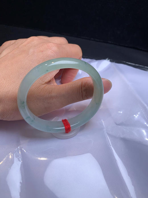 620625，56冰黄贵妃手镯，一半带黄翡，一半白冰底  干净清新，有特色 商品图5