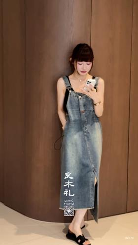 清爽 通勤——牛仔背带裤