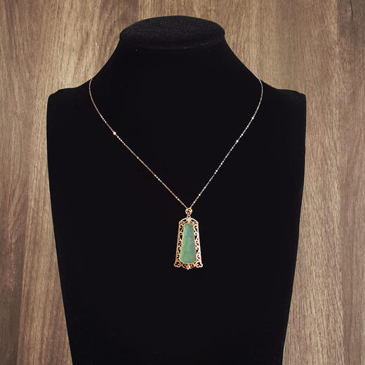 【天然正品】A货翡翠AU750玫瑰金镶钻镶天然细腻冰种飘蓝花平安无事牌翡翠吊坠项链46.1*21.6*11.0MM（皆取最大值）女士现售价：3980！150725TJ09 商品图8