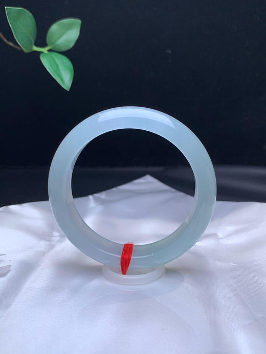 620628，55. 冰晴绿手镯，冰冰，纯整体干净清爽，带些淡淡的绿底 商品图2