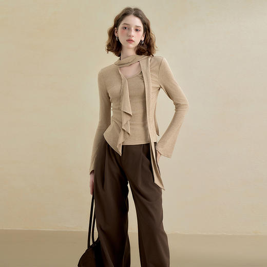 西遇不对称荷叶边飘带长袖T恤女秋季镂空修身打底针织衫V2851161 商品图3