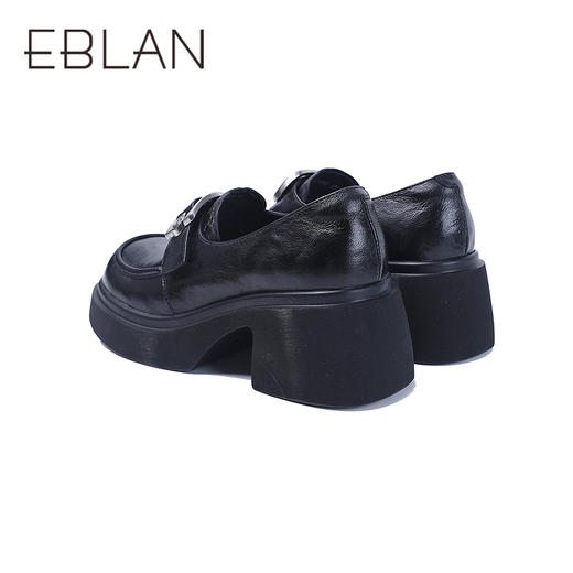 2楼伊伴2025潮流新款厚底乐福鞋单鞋B25112010 商品图3