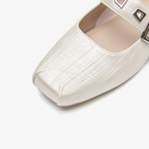 西遇方头玛丽珍鞋女新款秋季法式复古铆钉芭蕾鞋软底平底单鞋V1656973 商品图5