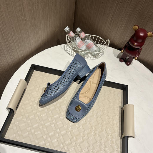 正品JC女鞋镂空小方跟二层皮单鞋 商品图13