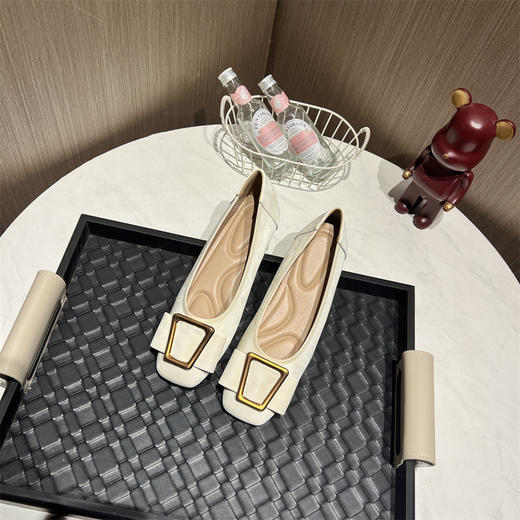 正品JC女鞋镂空小方跟二层皮单鞋 商品图7