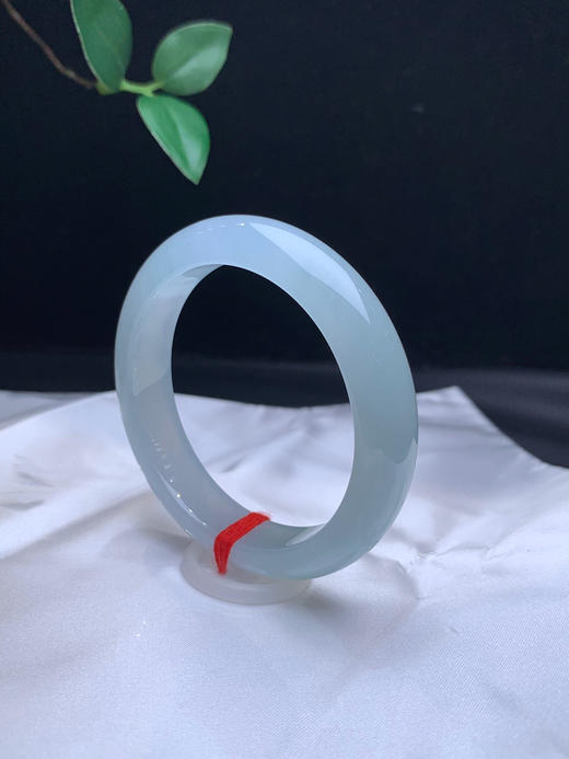 620628，55. 冰晴绿手镯，冰冰，纯整体干净清爽，带些淡淡的绿底 商品图3