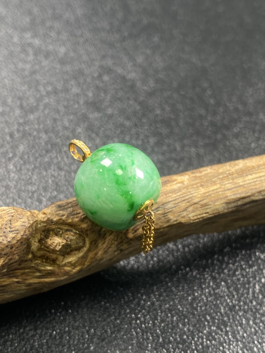 【FC0059】18K金镶嵌翡翠飘绿桶珠吊坠 飘花灵动 美观大气 商品图0