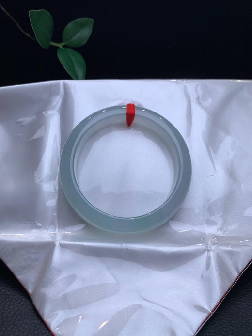 620628，55. 冰晴绿手镯，冰冰，纯整体干净清爽，带些淡淡的绿底 商品图4