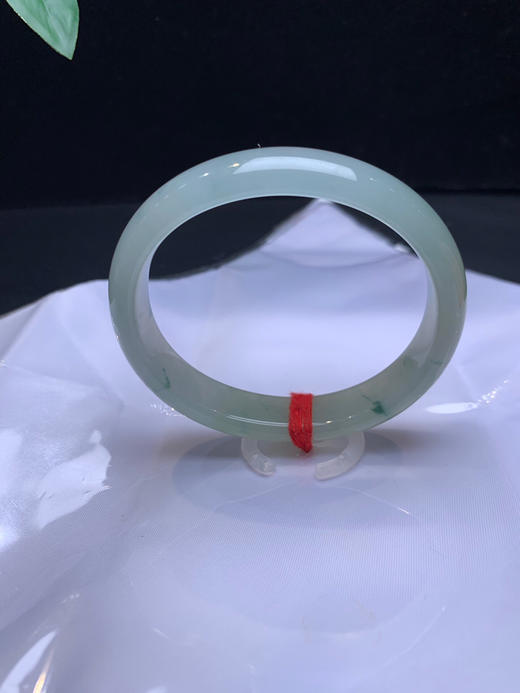 620625，56冰黄贵妃手镯，一半带黄翡，一半白冰底  干净清新，有特色 商品图0