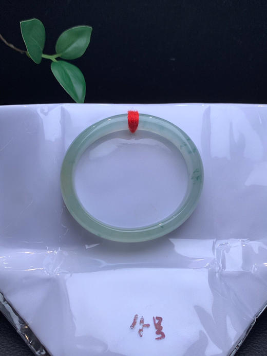 620625，56冰黄贵妃手镯，一半带黄翡，一半白冰底  干净清新，有特色 商品图4