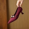【预售5天】时尚酒红色尖头浅口单鞋法式复古羊翻皮珍珠一字扣带小跟高跟鞋女JLY&24-77A 商品缩略图4