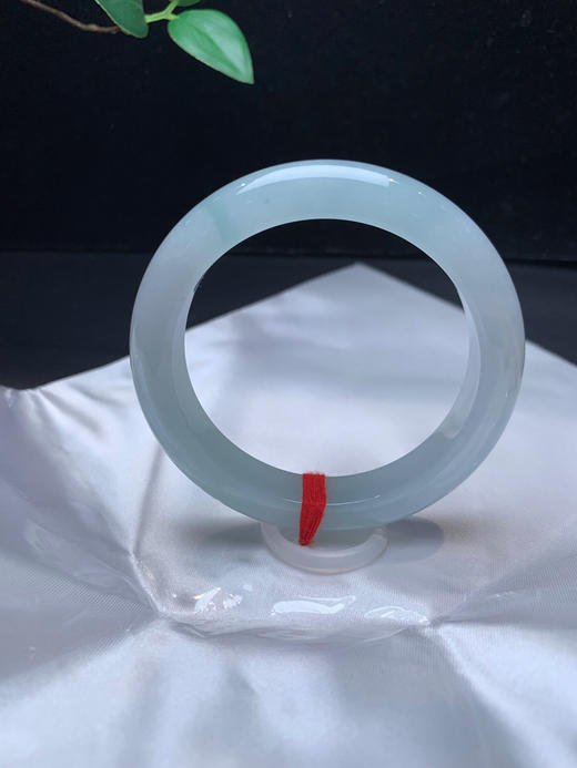 620623，56.8冰晴手镯，整条带淡淡的底色、清新干净、很秀气 商品图2