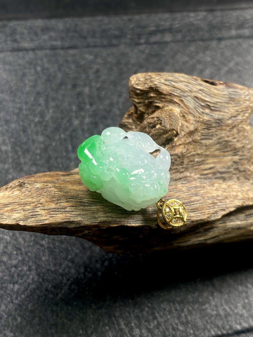 【FC0067】18K金镶嵌翡翠飘绿貔貅吊坠 水润光泽 色泽阳绿 精致美观 商品图3