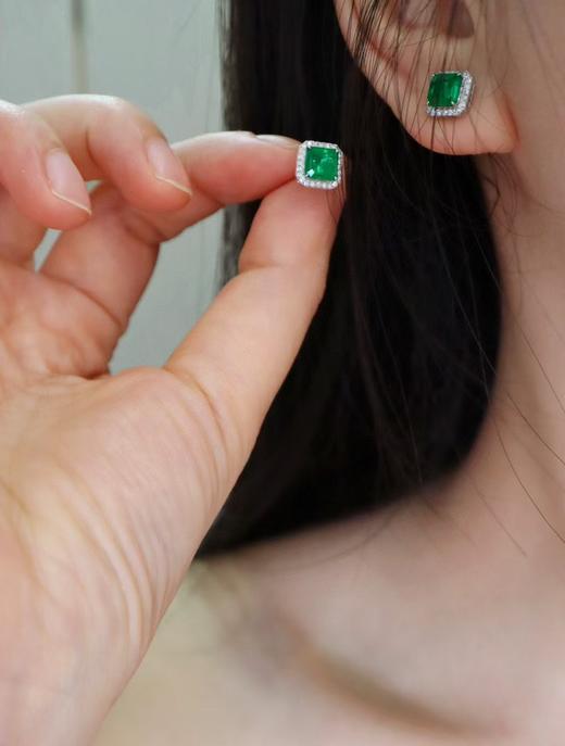 1.10ct刻面祖母绿耳钉 商品图3