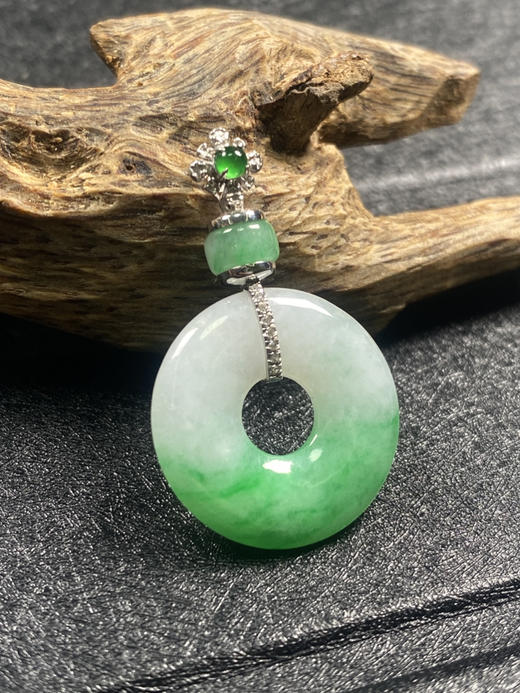 【FC0063】18K金镶嵌翡翠飘绿平安环吊坠  色泽阳绿 半山半水 美观大气 商品图0