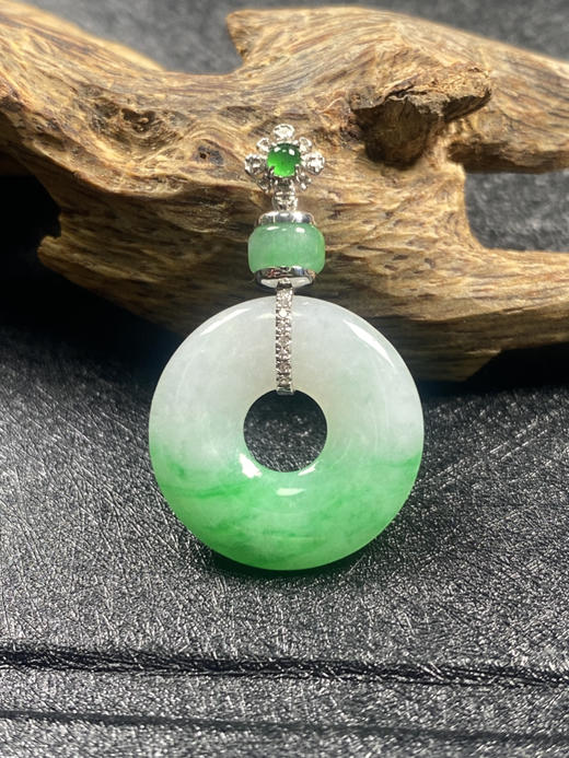 【FC0063】18K金镶嵌翡翠飘绿平安环吊坠  色泽阳绿 半山半水 美观大气 商品图2