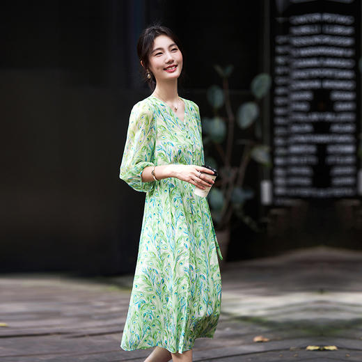 丁摩 孔雀印花真丝连衣裙奢华修身飘逸五分袖气质V领桑蚕丝裙子5ZF-90484 商品图0