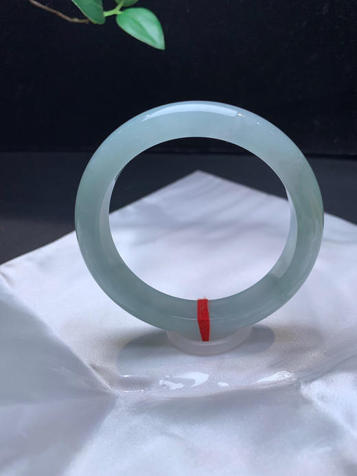 620624，57冰晴底手镯，整条带淡淡的底色、清新干净、很秀气 商品图3