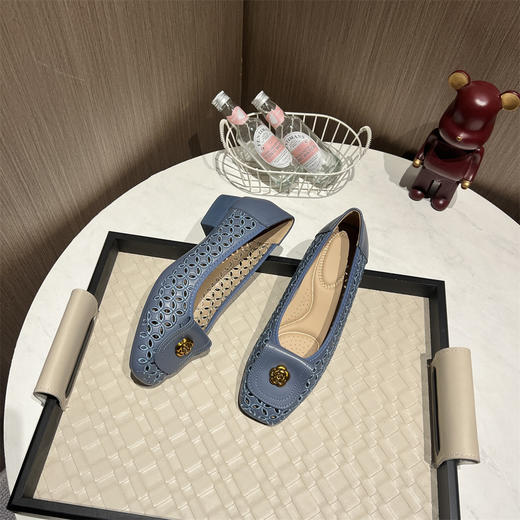 正品JC女鞋镂空小方跟二层皮单鞋 商品图12