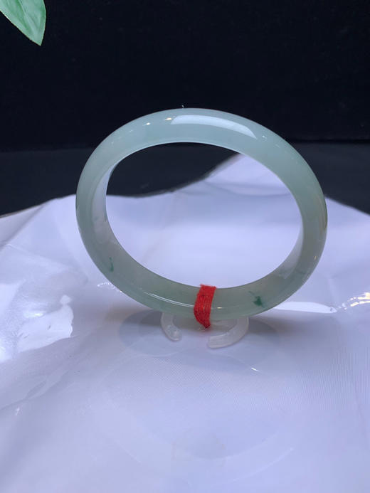 620625，56冰黄贵妃手镯，一半带黄翡，一半白冰底  干净清新，有特色 商品图1