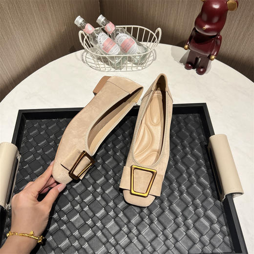 正品JC女鞋镂空小方跟二层皮单鞋 商品图9