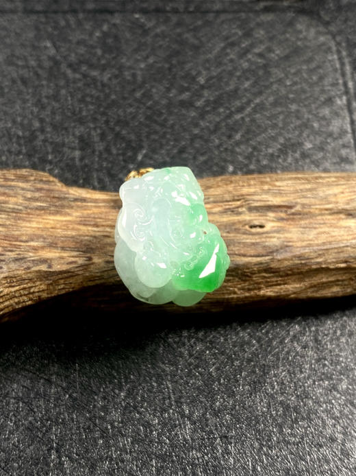 【FC0067】18K金镶嵌翡翠飘绿貔貅吊坠 水润光泽 色泽阳绿 精致美观 商品图2