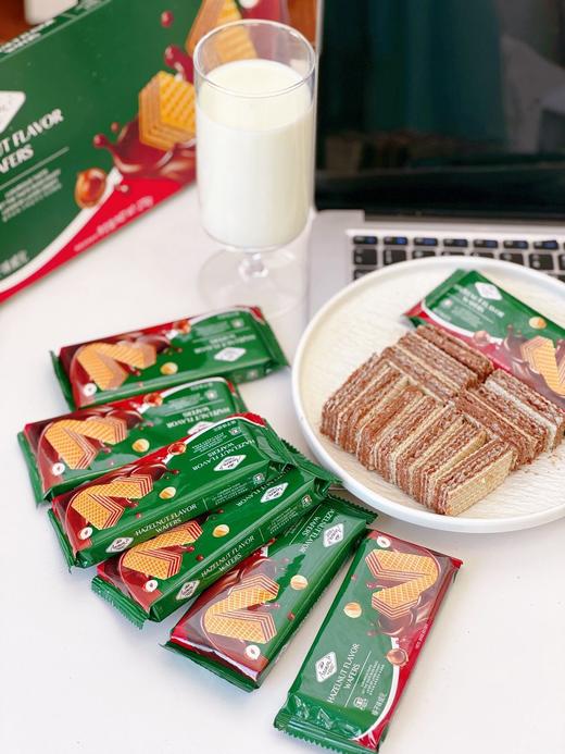 一口咔嚓！榛香暴击❗能分着炫的快乐🤣【Anemon3爱你们榛子味威化】甜而不腻，酥脆可口~浓郁榛子，唇齿留香😋 ✅78%榛子味夹心，添加西非纯可可粉，坚果香浓到舔手指  商品图3