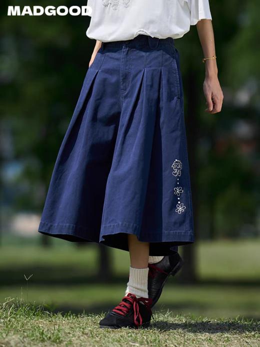 马得工地/MDGDKZ13422/烫钻打褶纱卡休闲裤 商品图0