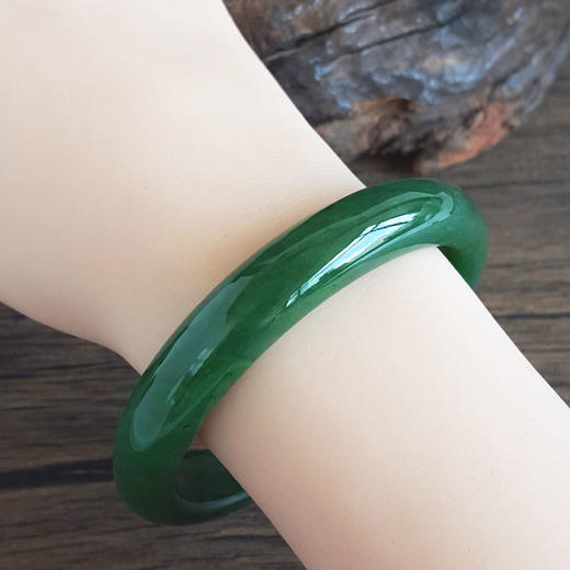 【天然正品】天然细腻无裂纹59.5号菠菜绿碧玉手镯（皆取最大值）女士现售价：1980！310325AH39 商品图6