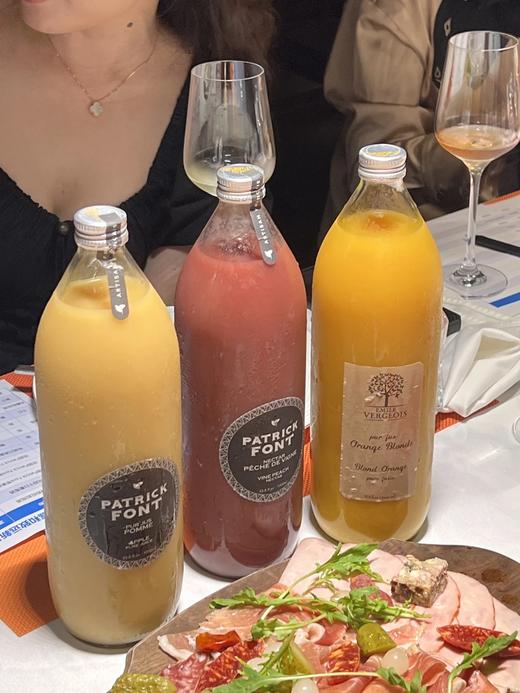 55抢1L巨量装NFC果汁，原价89法国贵族纯手工果肉果汁1瓶20颗鲜果冷榨老牌PatrickFont高端NFC果汁非浓缩还原基地直邮 商品图5