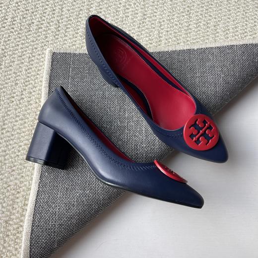 点此购买 TB托里伯奇女士经典尖头中跟女鞋 dx 325584 商品图6