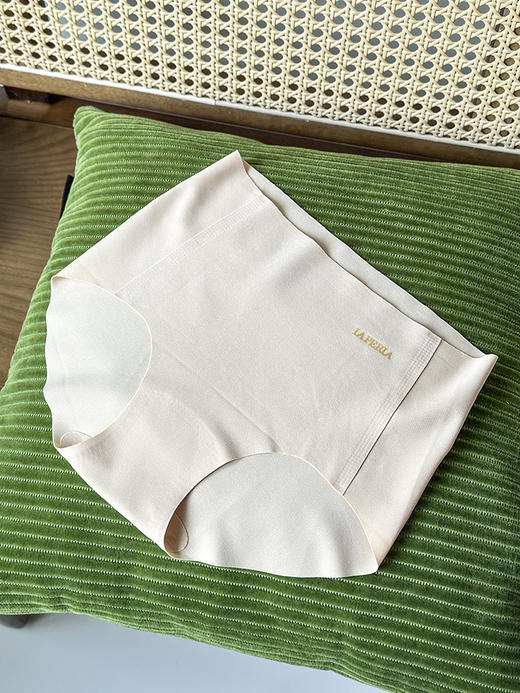 现货 THS-无【不退换】 lap家 半杯素雅无痕聚拢内衣套装 文胸+内裤套装 3色 BP224 商品图7