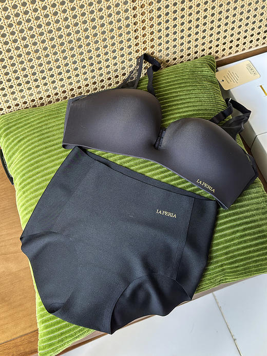 现货 THS-无【不退换】 lap家 半杯素雅无痕聚拢内衣套装 文胸+内裤套装 3色 BP224 商品图4