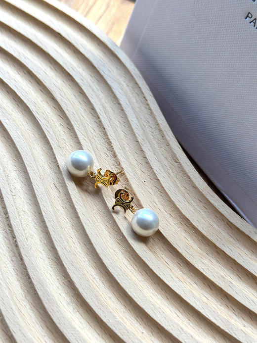 现货 THS-无 塞琳家 凯旋门珍珠极简ins风耳饰 CU1318 商品图3