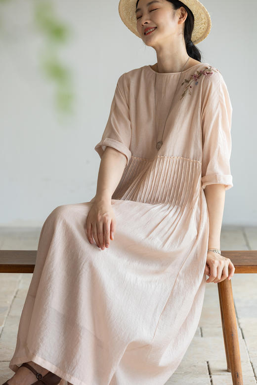 牧衣游原创 丝棉打条手工刺绣连衣裙新款宽松文艺质朴长裙 杏喜 商品图5