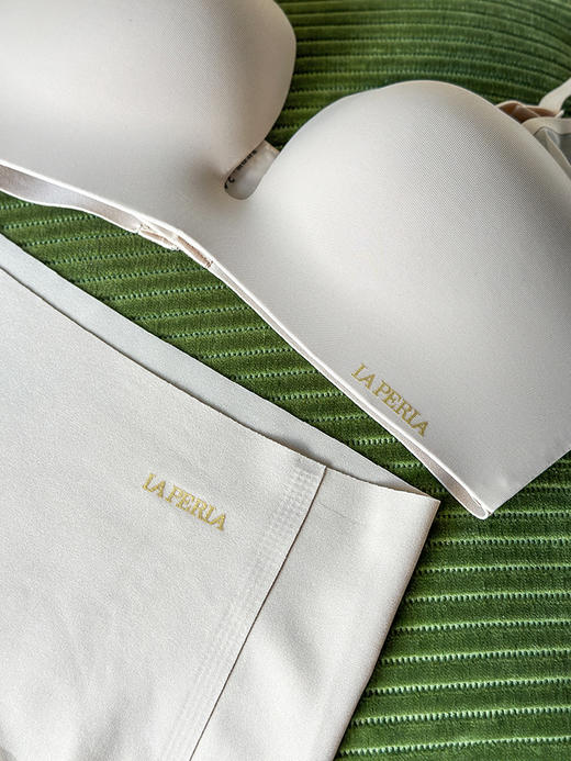 现货 THS-无【不退换】 lap家 半杯素雅无痕聚拢内衣套装 文胸+内裤套装 3色 BP224 商品图6